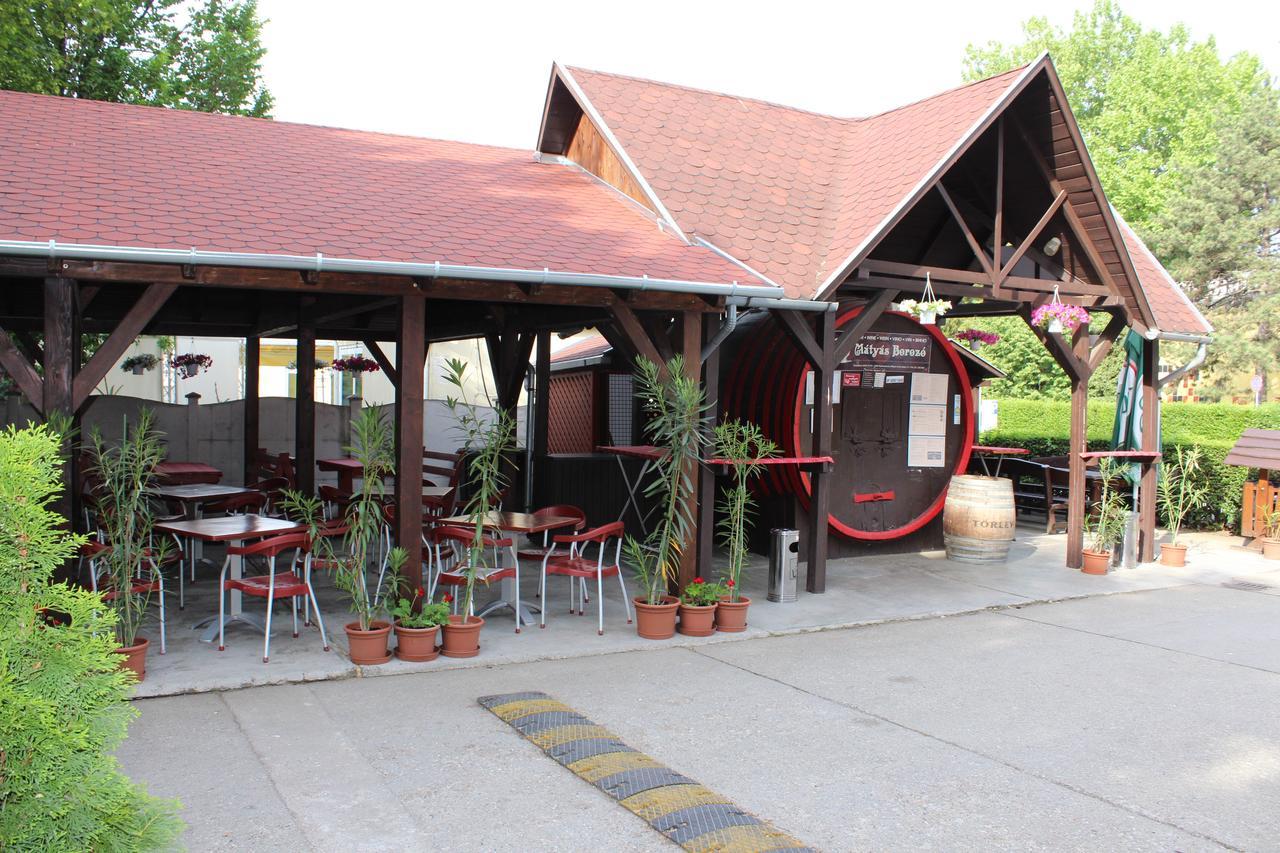 Mátyás Király Gyógy- és Wellness Hotel Hajduszoboszlo Exterior foto